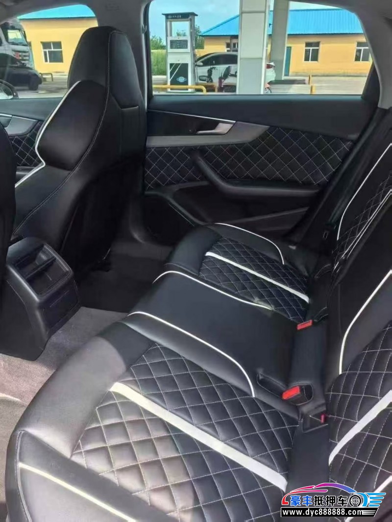 17年奥迪A4L轿车抵押车出售