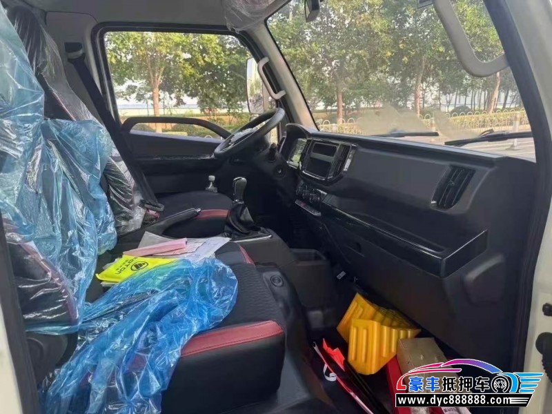 25年福田领航轿车抵押车出售