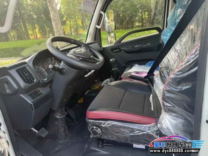 25年福田领航轿车抵押车出售