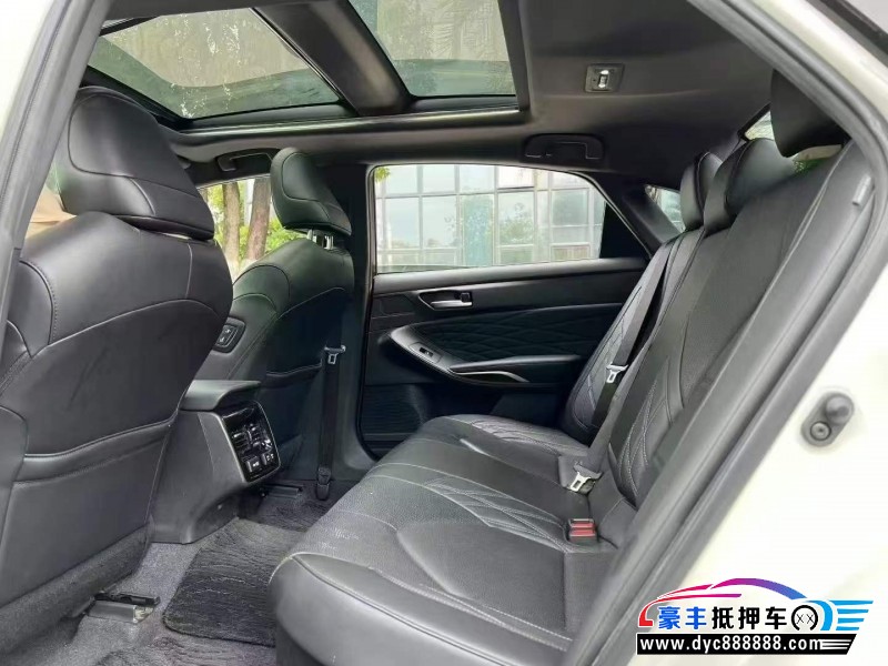 20年丰田亚洲龙轿车抵押车出售