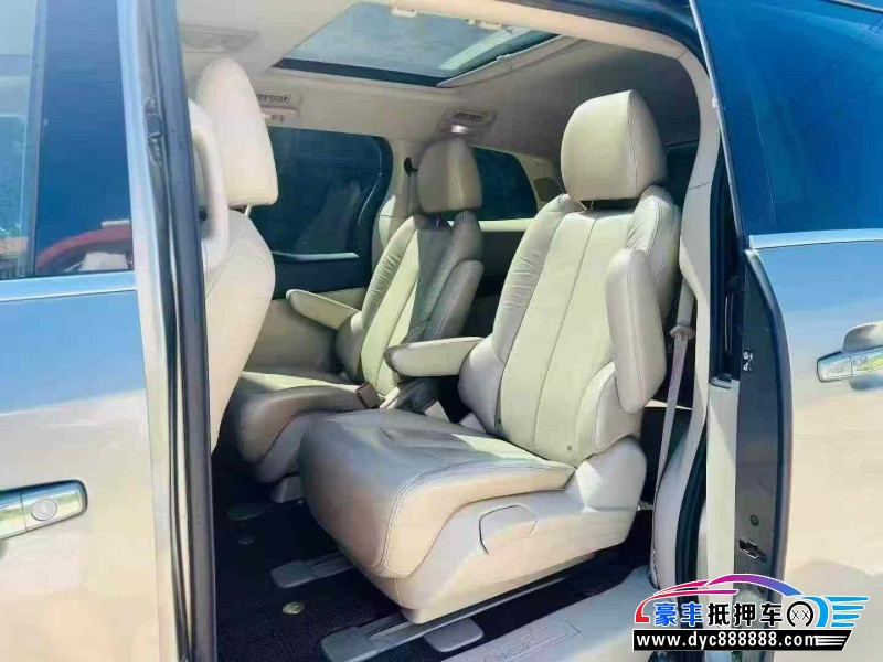 15年别克GL8轿车抵押车出售