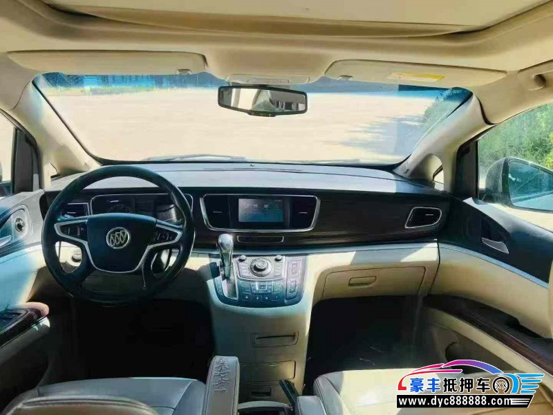 15年别克GL8轿车抵押车出售