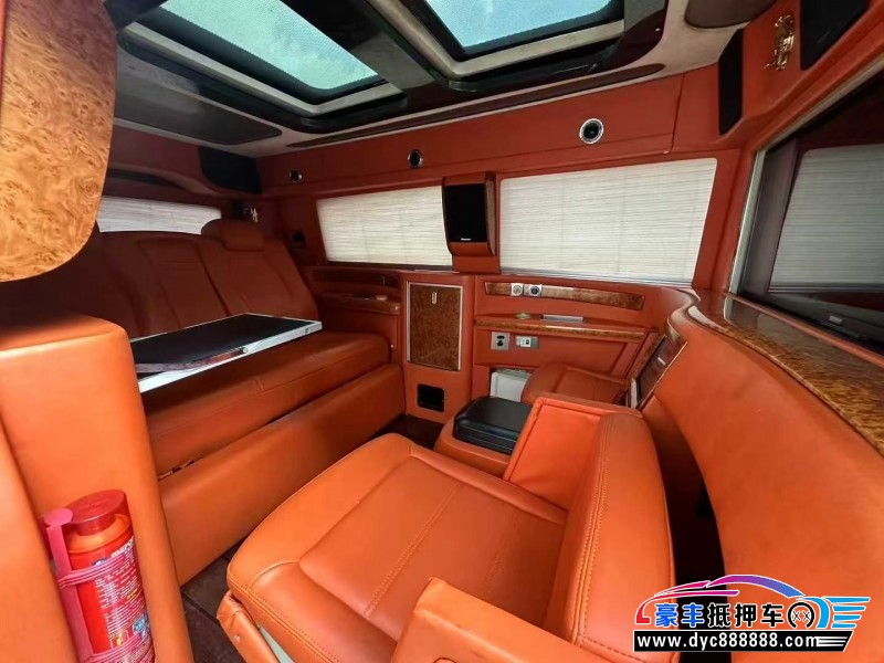 16年奔驰威霆轿车抵押车出售