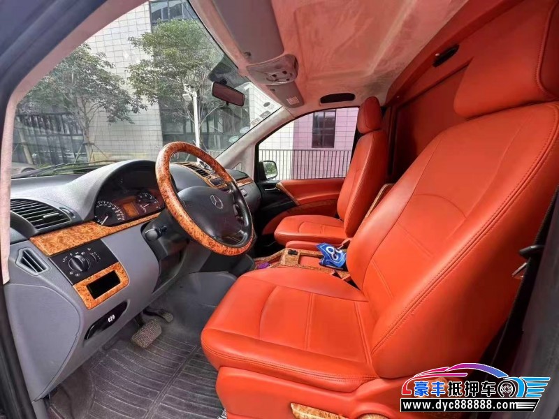 16年奔驰威霆轿车抵押车出售