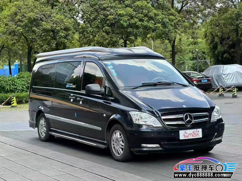 16年奔驰威霆轿车抵押车出售