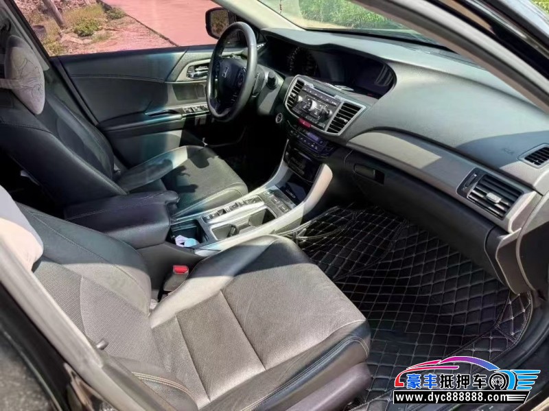 17年本田雅阁轿车抵押车出售