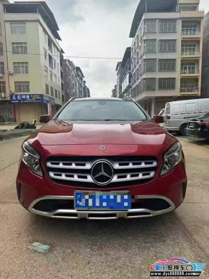 19年奔驰GLA轿车抵押车出售