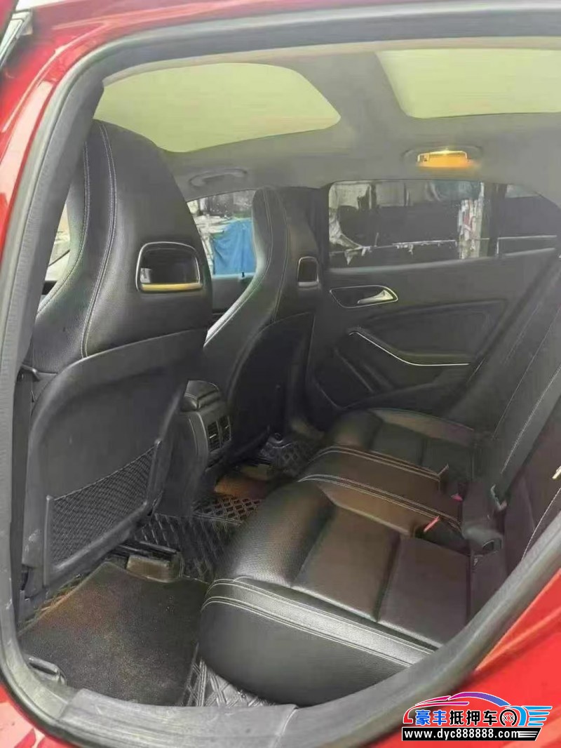 19年奔驰GLA轿车抵押车出售