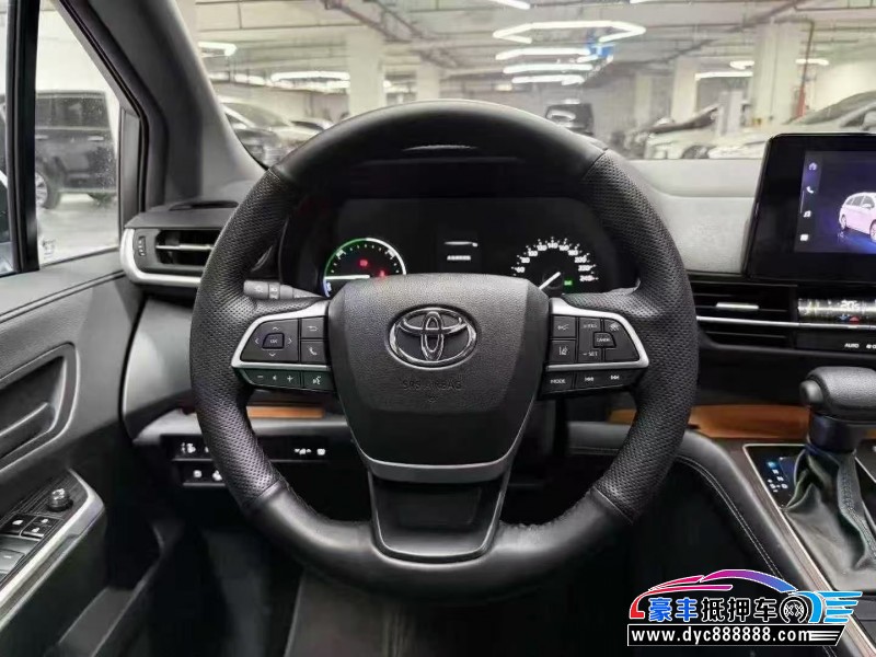 25年丰田格瑞维亚轿车抵押车出售