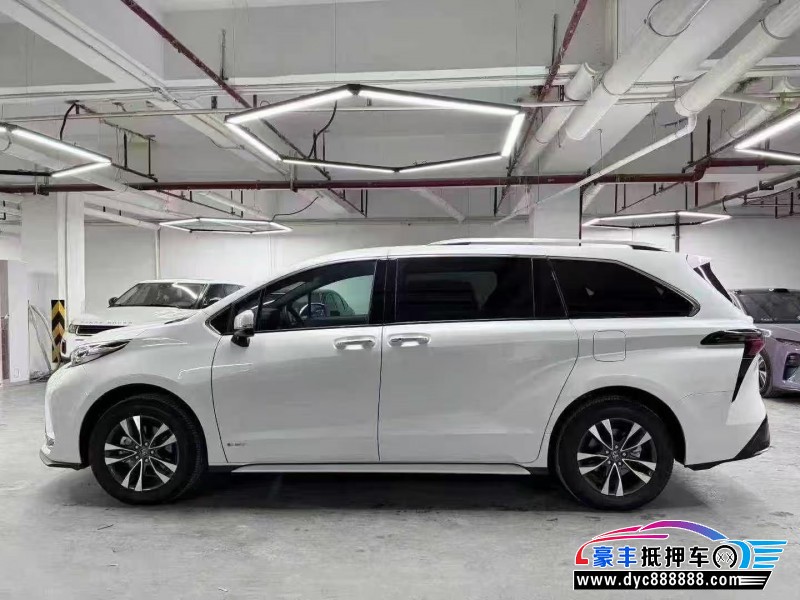 25年丰田格瑞维亚轿车抵押车出售