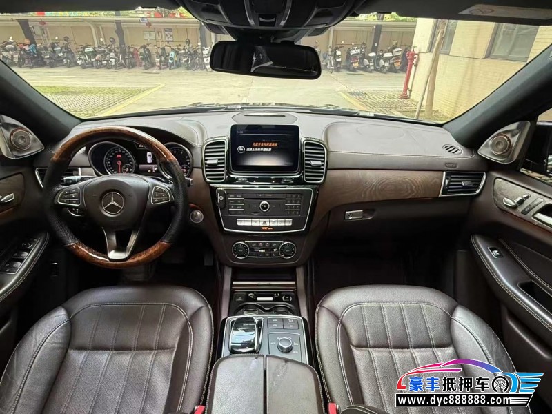 17年奔驰GLE轿车抵押车出售