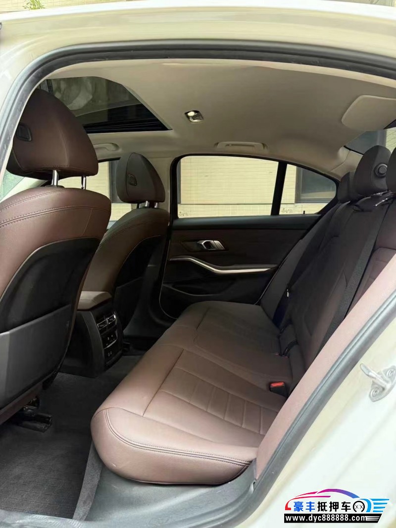 20年宝马3系轿车抵押车出售