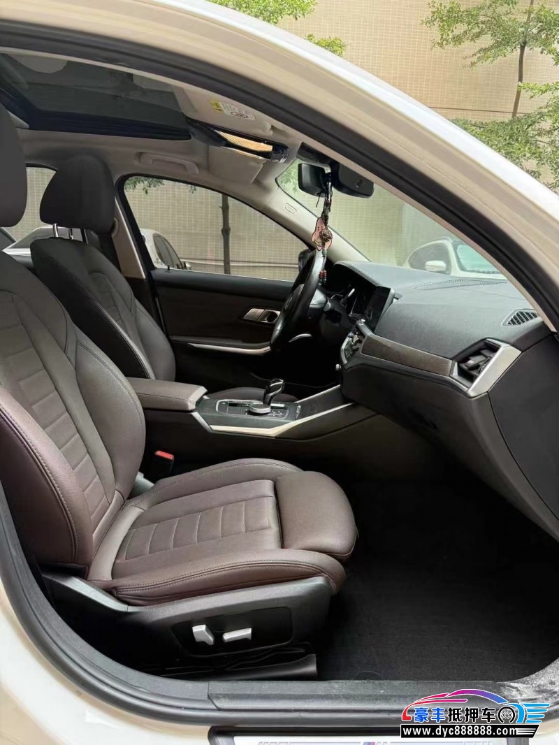 20年宝马3系轿车抵押车出售