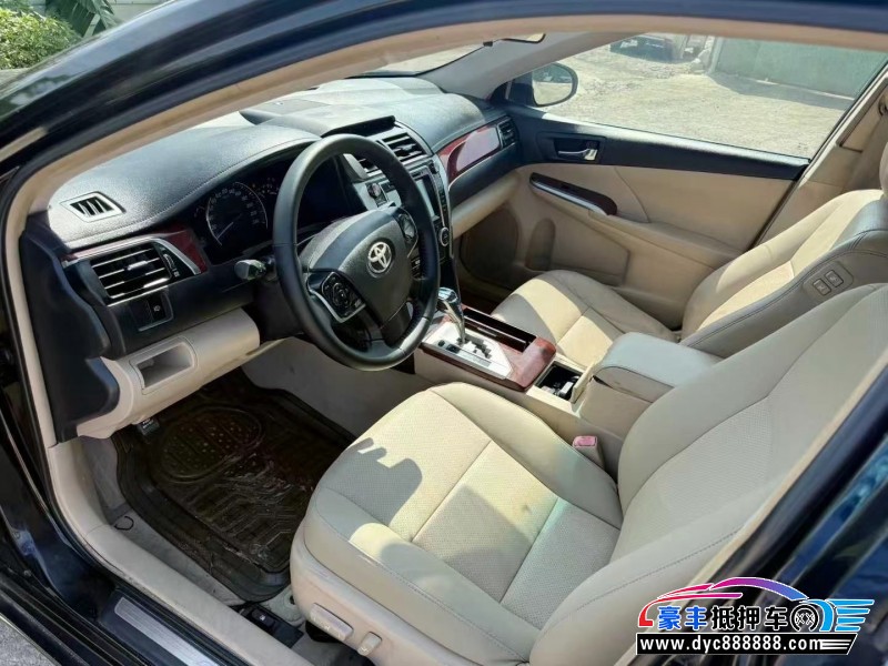 13年丰田凯美瑞轿车抵押车出售