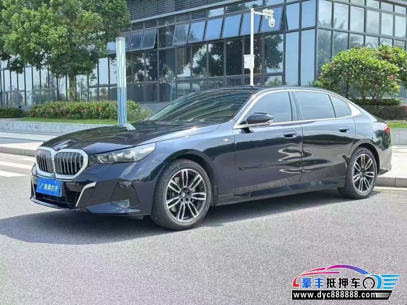 25年宝马5系轿车抵押车出售