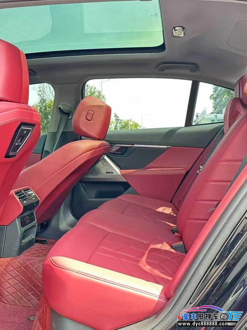 25年宝马5系轿车抵押车出售