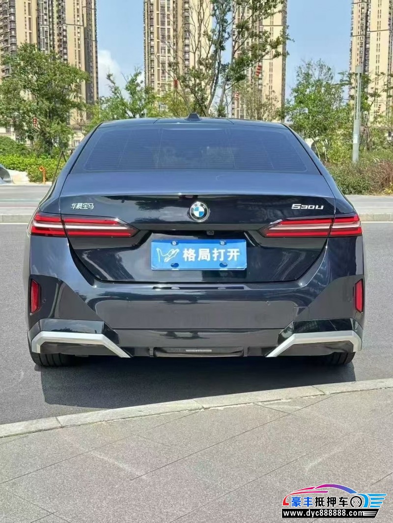 25年宝马5系轿车抵押车出售