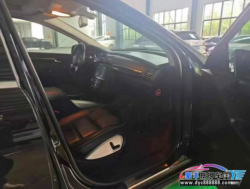 18年奔驰R轿车抵押车出售