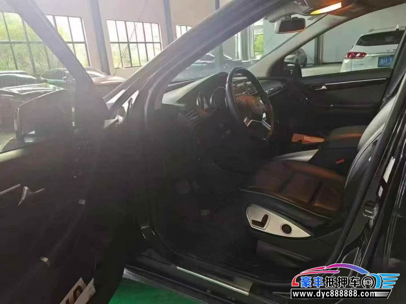 18年奔驰R轿车抵押车出售