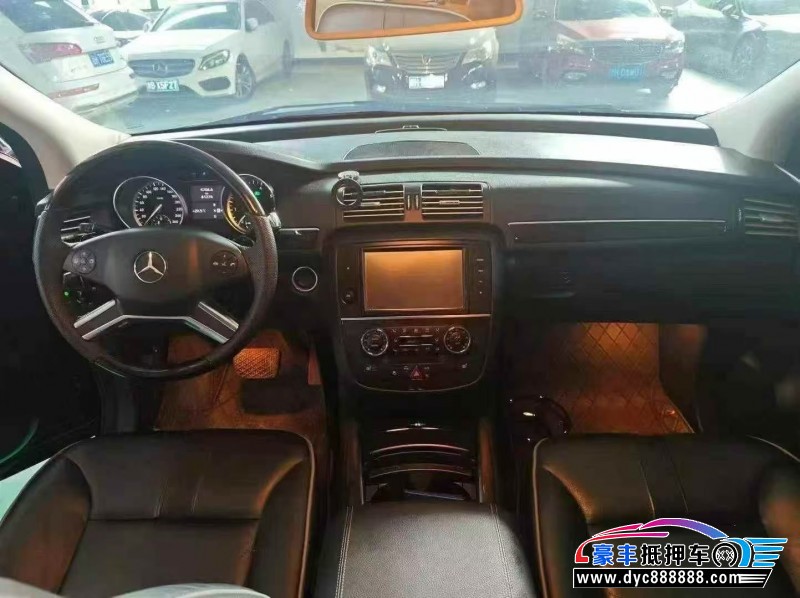 18年奔驰R轿车抵押车出售