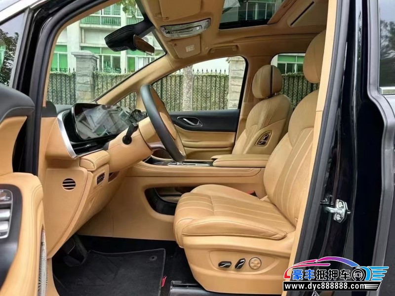 24年岚图梦想家轿车抵押车出售