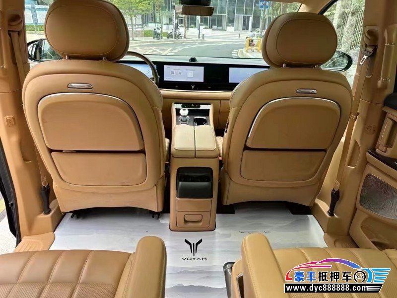 24年岚图梦想家轿车抵押车出售