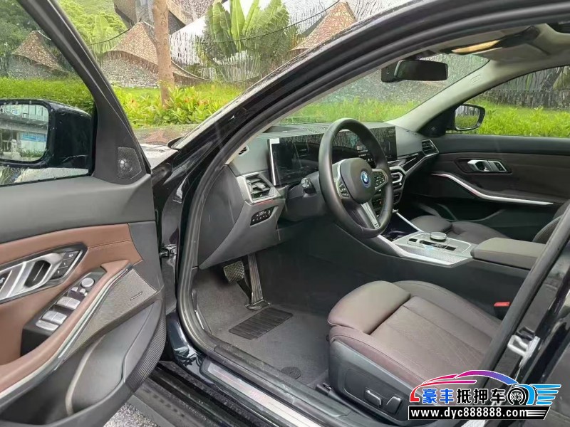 24年宝马i3轿车抵押车出售