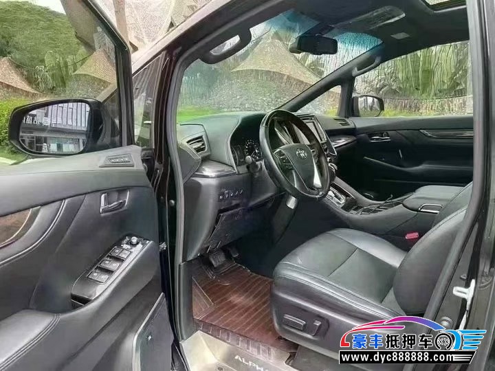 19年丰田埃尔法轿车抵押车出售