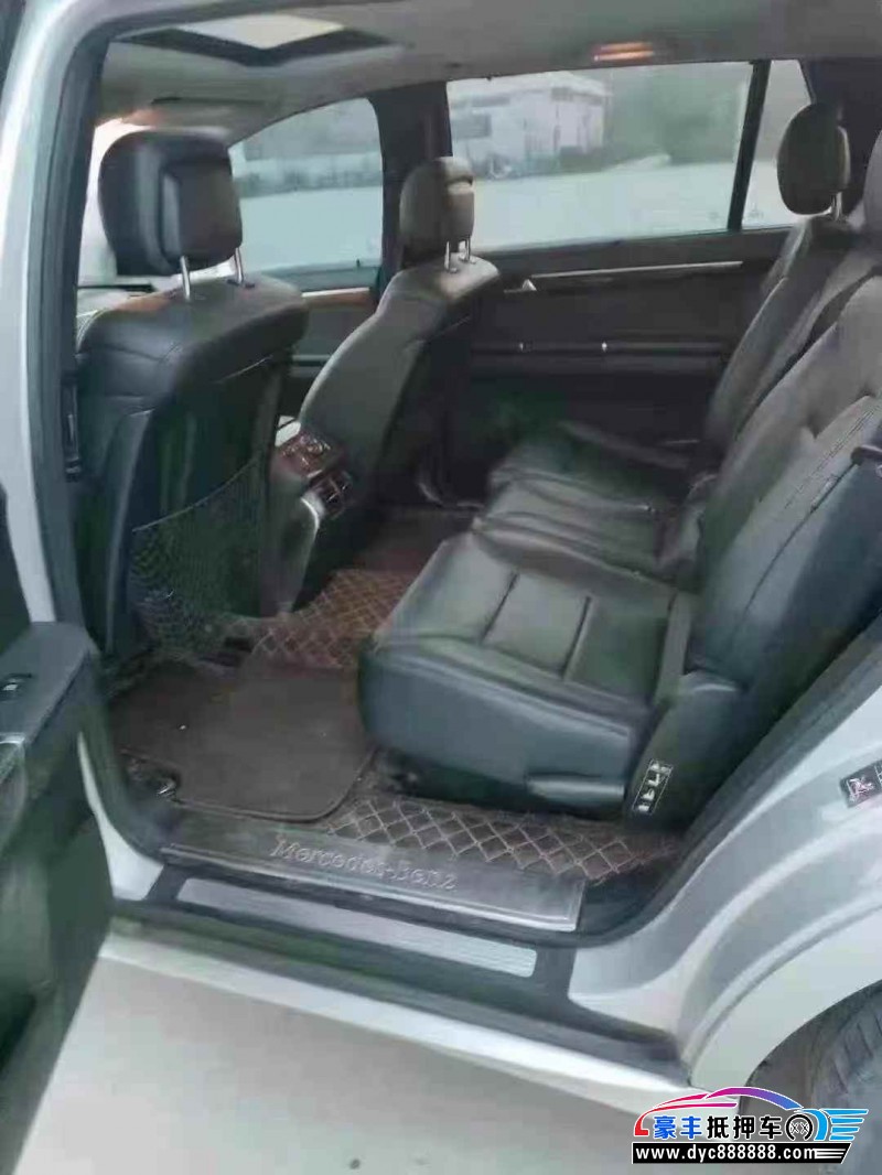 11年奔驰R轿车抵押车出售