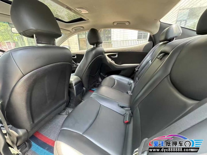 17年现代朗动轿车抵押车出售