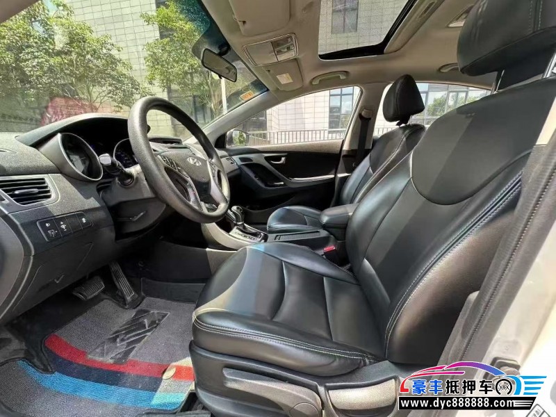 17年现代朗动轿车抵押车出售