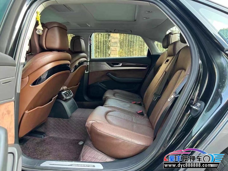 17年奥迪A8L轿车抵押车出售