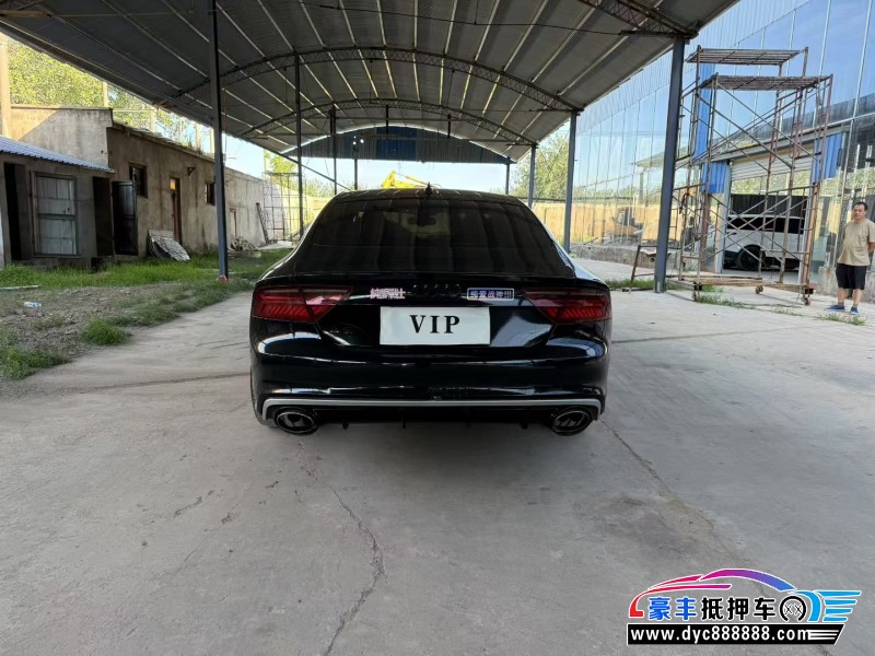 13年奥迪RS 7轿车抵押车出售