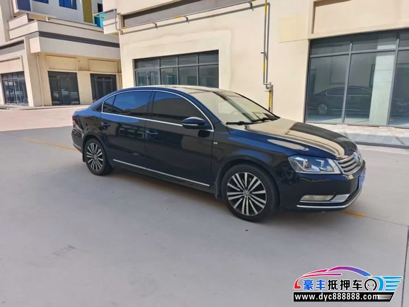 13年大众迈腾轿车抵押车出售