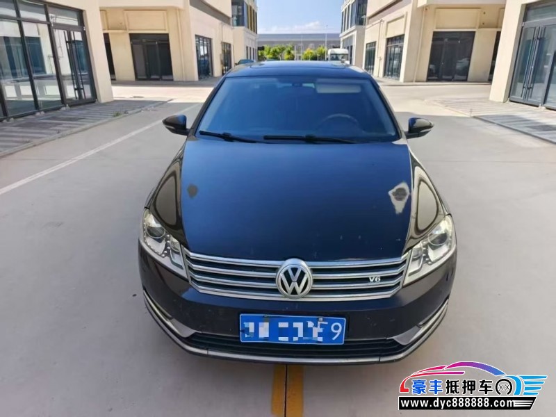 13年大众迈腾轿车抵押车出售