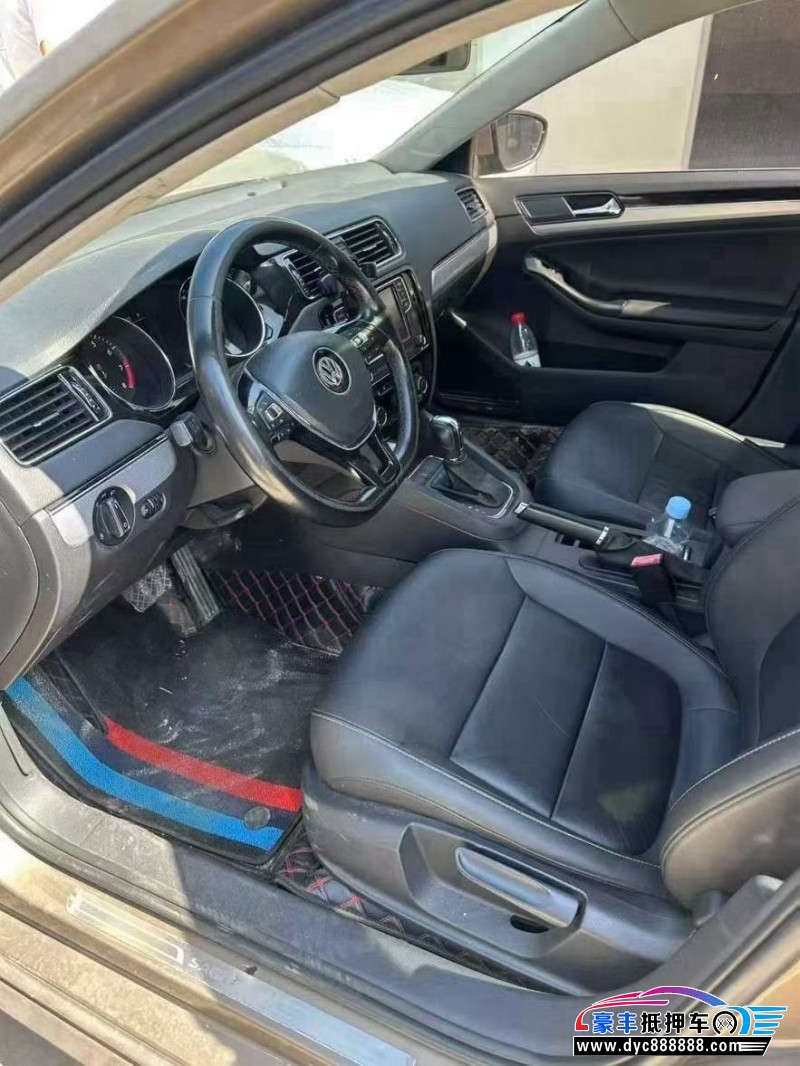 19年大众速腾轿车抵押车出售