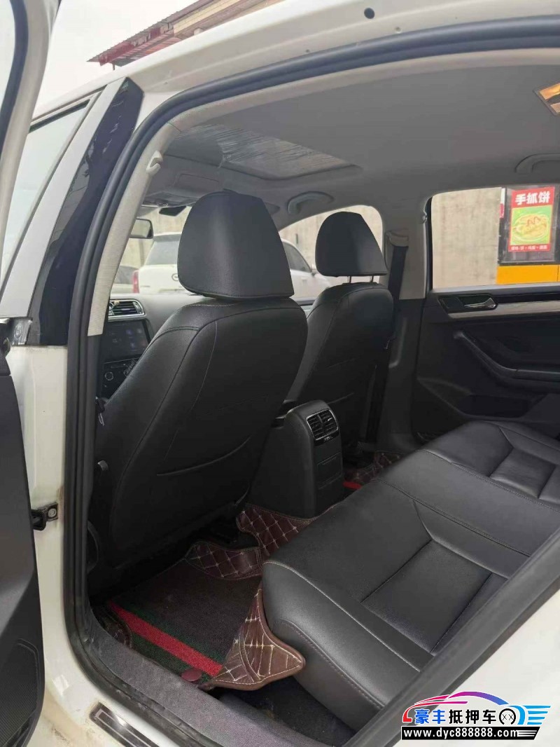 17年大众速腾轿车抵押车出售