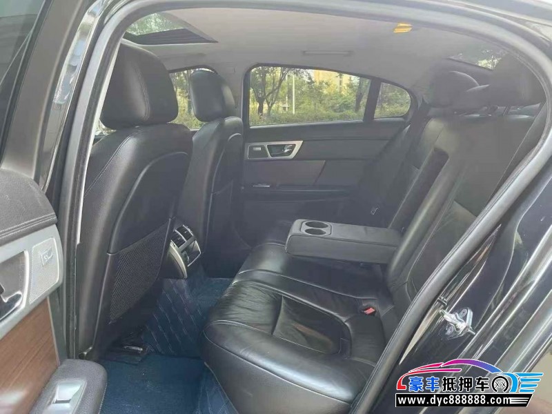 14年捷豹XF轿车抵押车出售