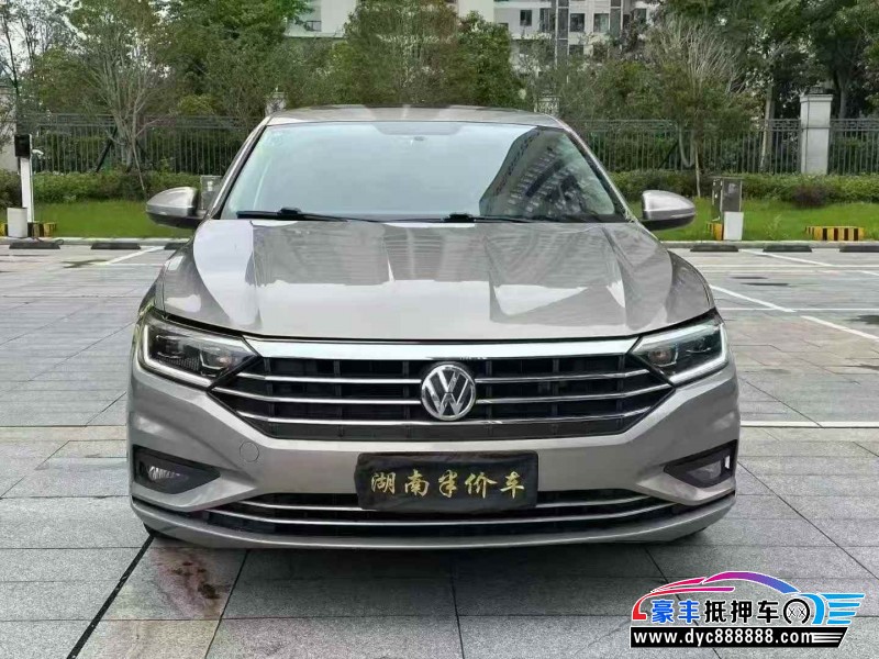 19年大众速腾轿车抵押车出售