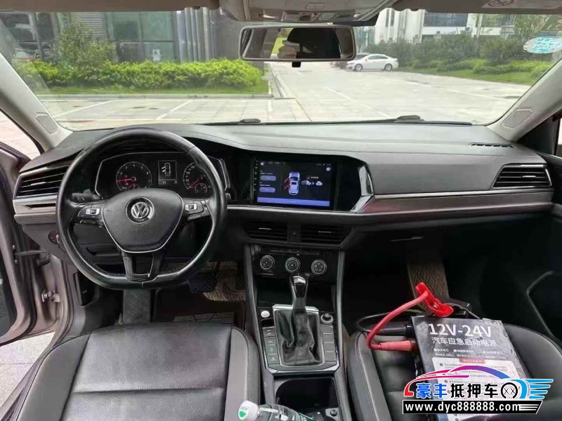 19年大众速腾轿车抵押车出售