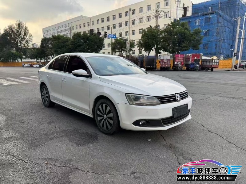 13年大众速腾轿车抵押车出售