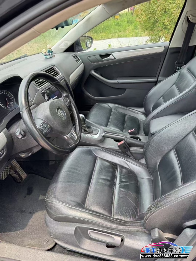 13年大众速腾轿车抵押车出售