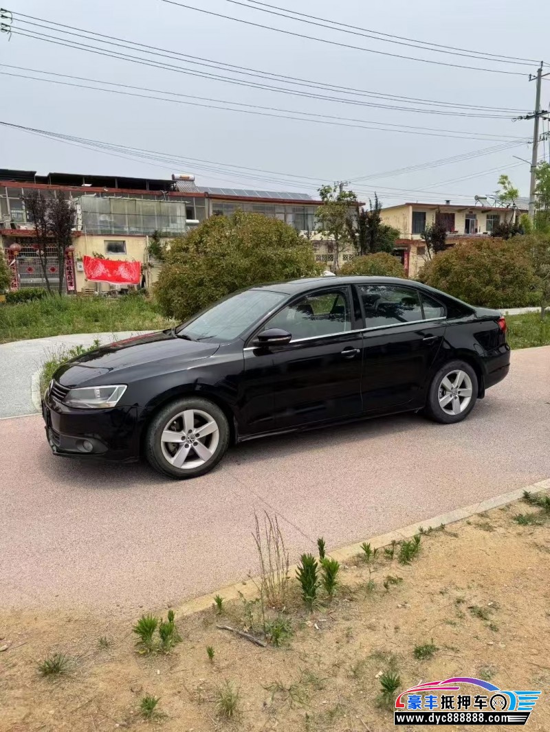 13年大众速腾轿车抵押车出售