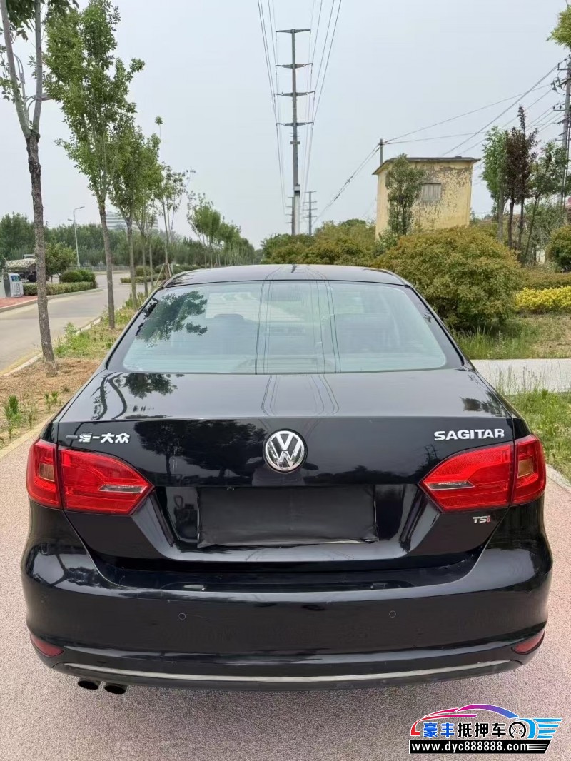 13年大众速腾轿车抵押车出售