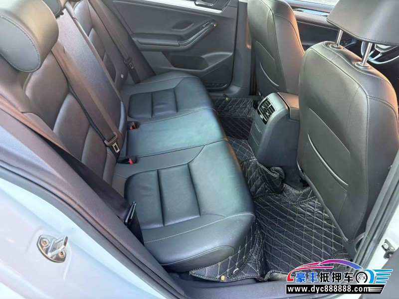 19年大众速腾轿车抵押车出售