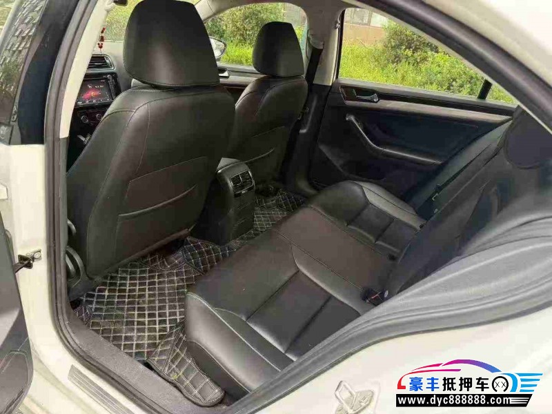 16年大众速腾轿车抵押车出售