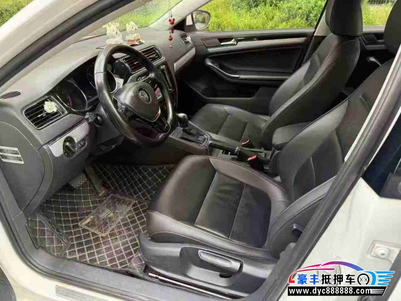 16年大众速腾轿车抵押车出售