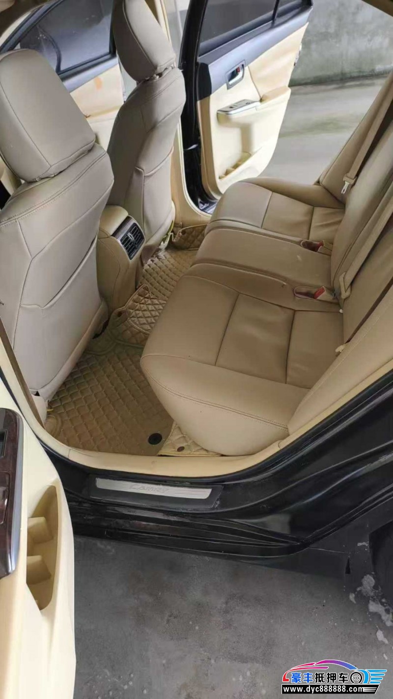 16年丰田凯美瑞轿车抵押车出售