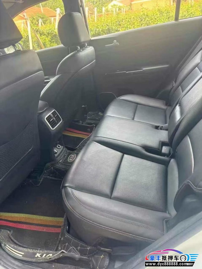 16年起亚KX5轿车抵押车出售