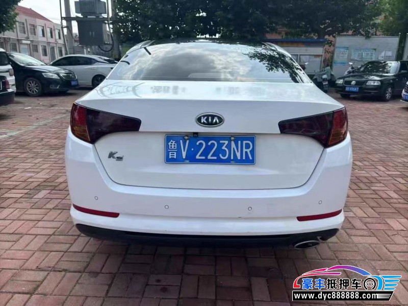 12年起亚K5轿车抵押车出售